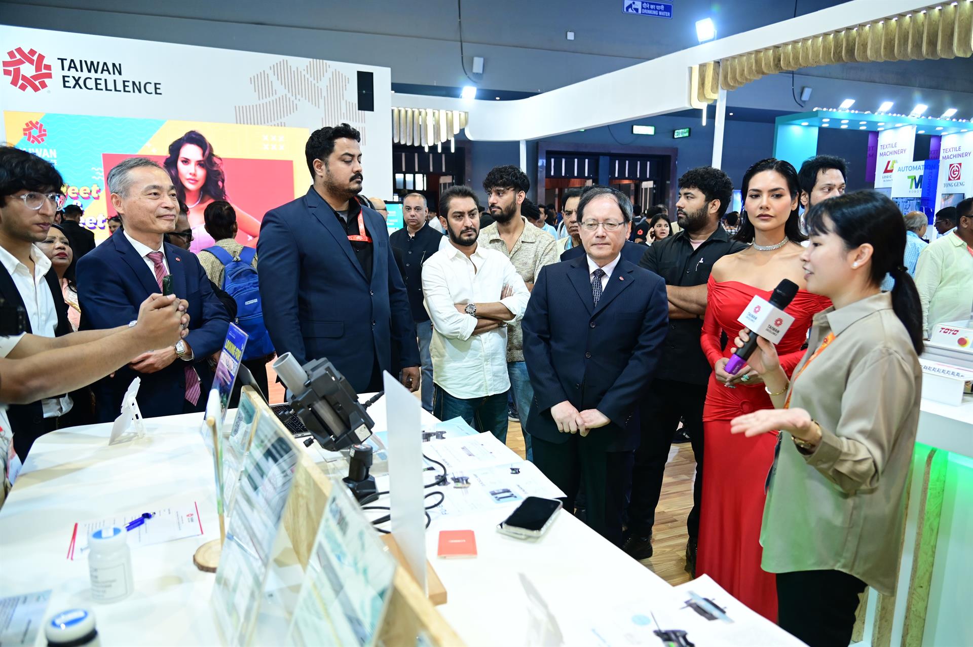 LORRIC in One-on-One Meeting with Indian Buyers 3– Photo courtesy of TAITRA